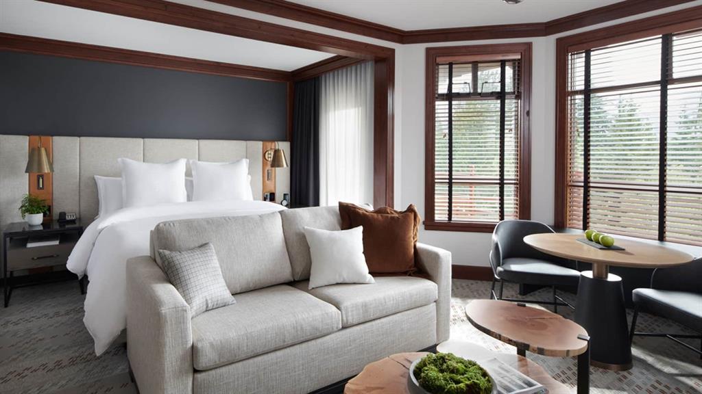 #325 – 4591 Blackcomb Way