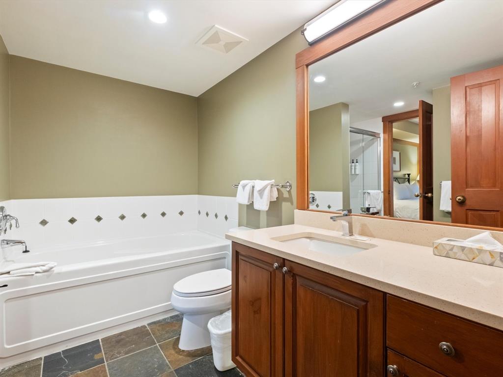 #412G3 – 4653 Blackcomb Way