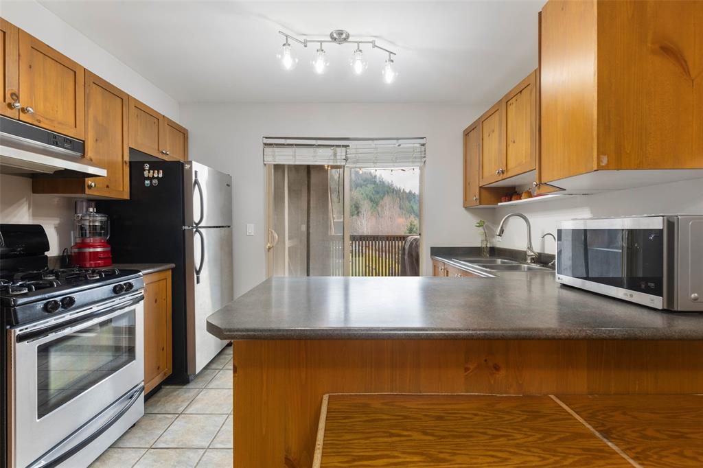 #12 – 1442 Vine Road