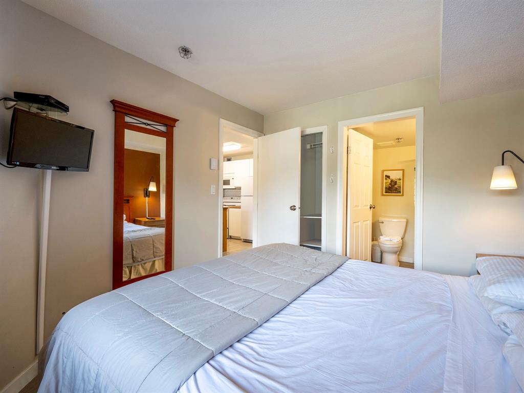 #330 – 4350 Lorimer Road