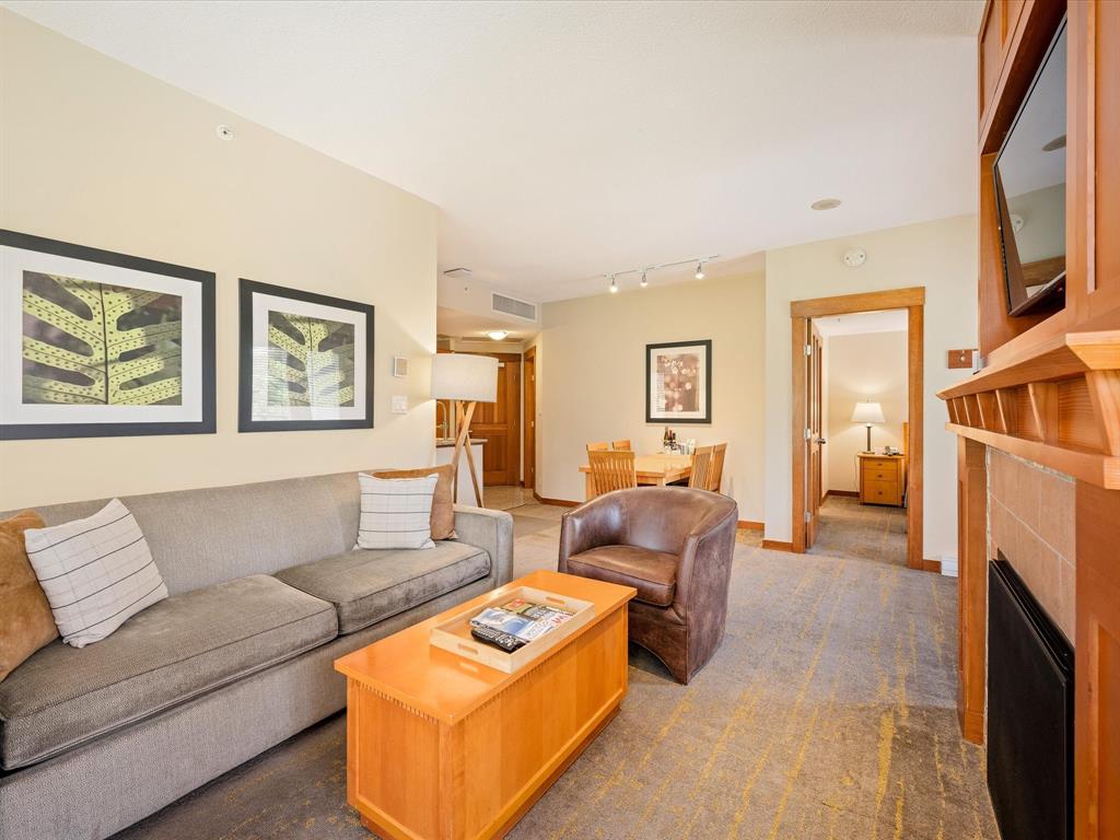 #216 – 4320 Sundial Crescent