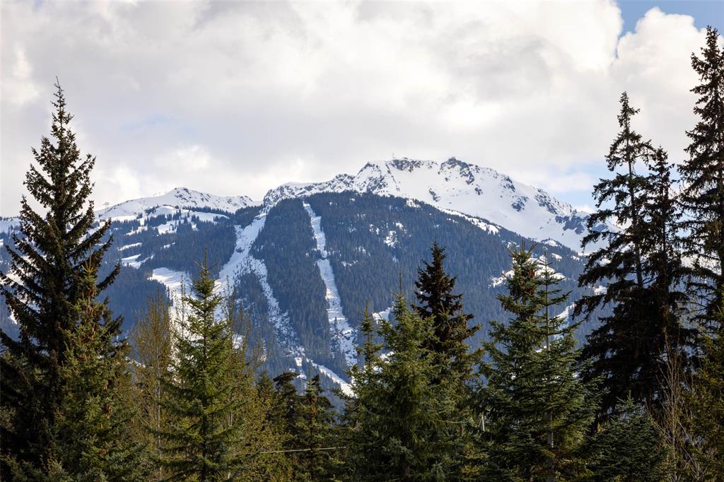 #210 – 8080 Nicklaus North Boulevard