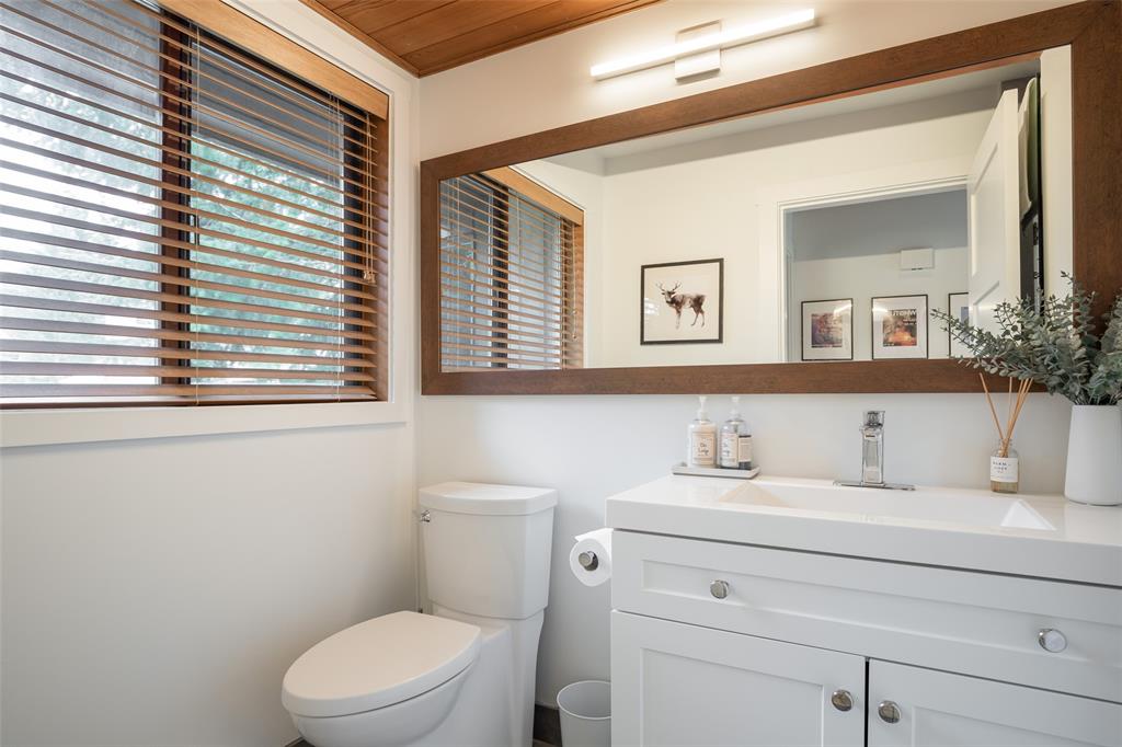 #206 – 6117 Eagle Drive