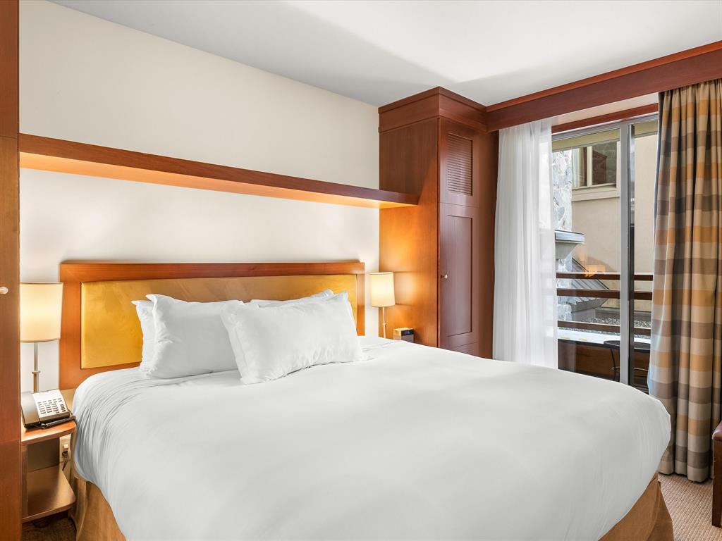 #3303 – 4299 Blackcomb Way