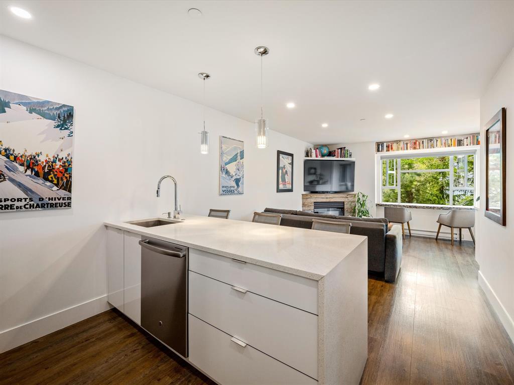 #309 – 4360 Lorimer Road