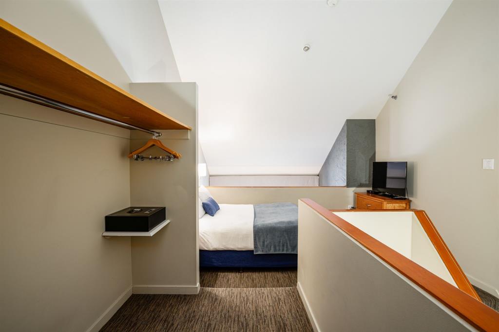 #210 – 4420 Sundial Place