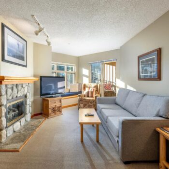 #322 – 2050 Lake Placid Road