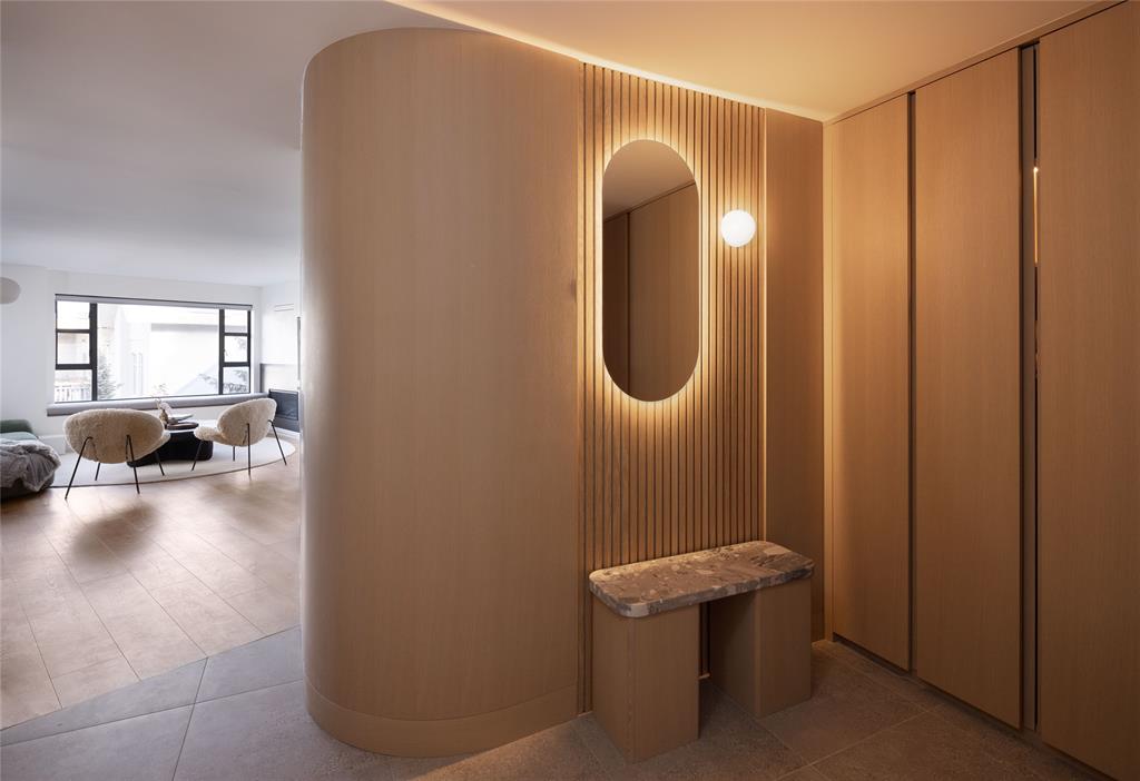 #215 – 4360 Lorimer Road