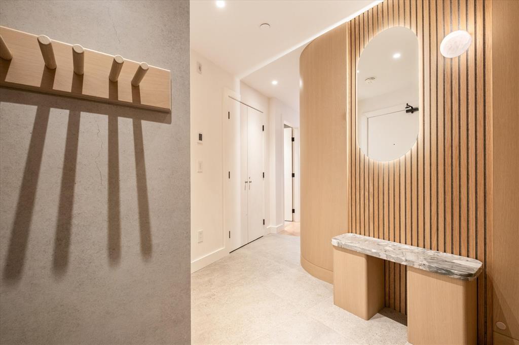 #215 – 4360 Lorimer Road