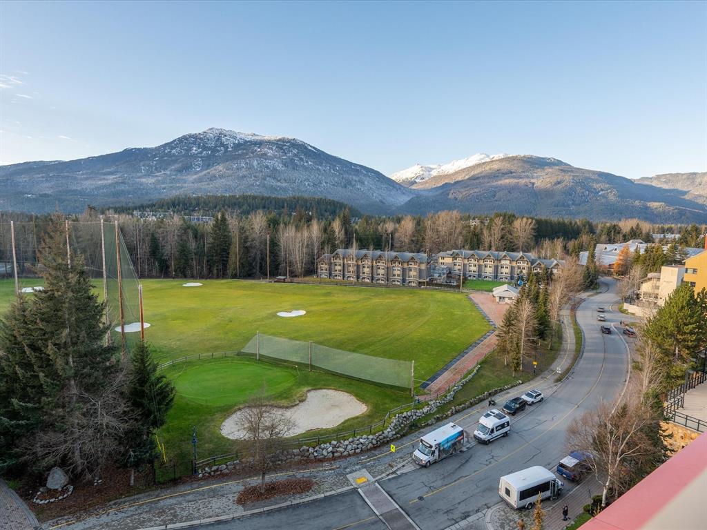 #855 – 4090 Whistler Way