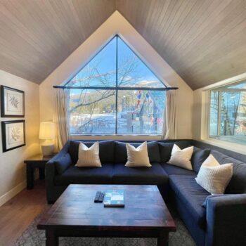 #901 – 4293 Mountain Square