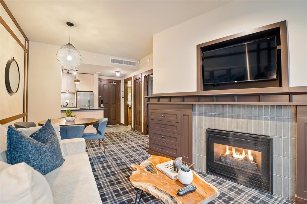 #315 – 4320 Sundial Crescent