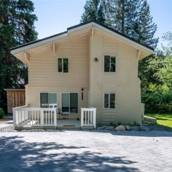 6716 Crabapple Drive