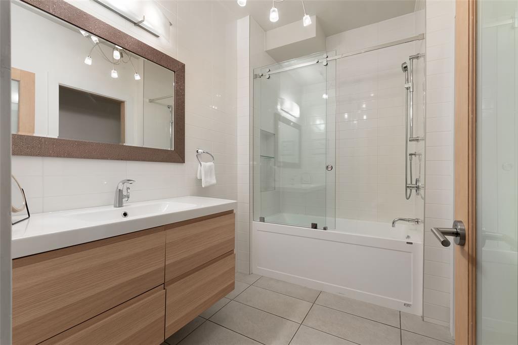 #105 – 4365 Northlands Boulevard