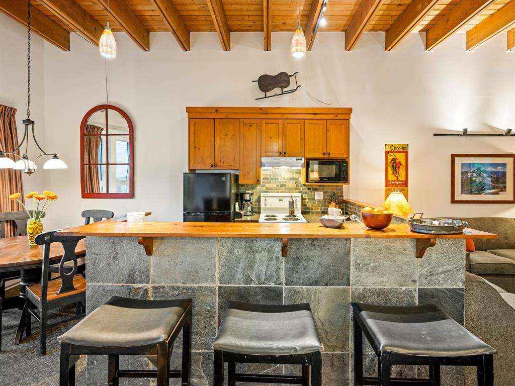 #515 – 4200 Whistler Way