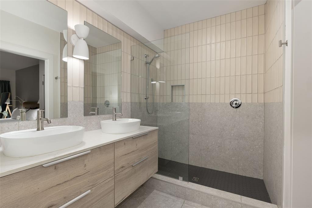 #203 – 4365 Northlands Boulevard