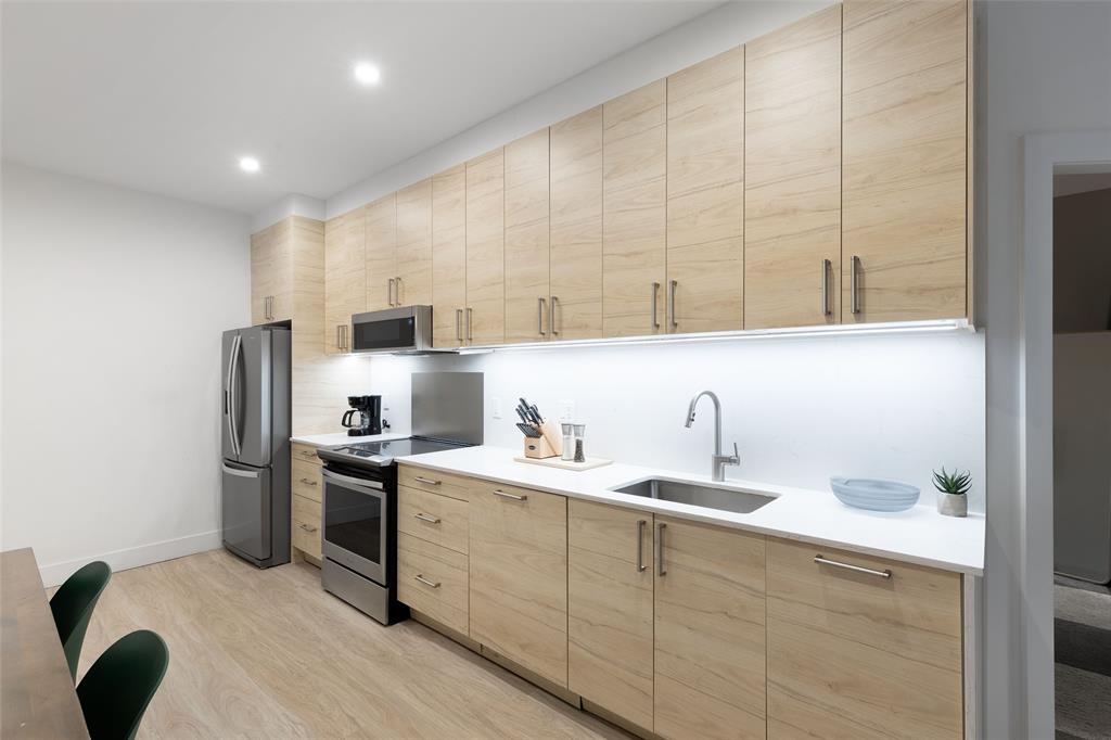 #203 – 4365 Northlands Boulevard