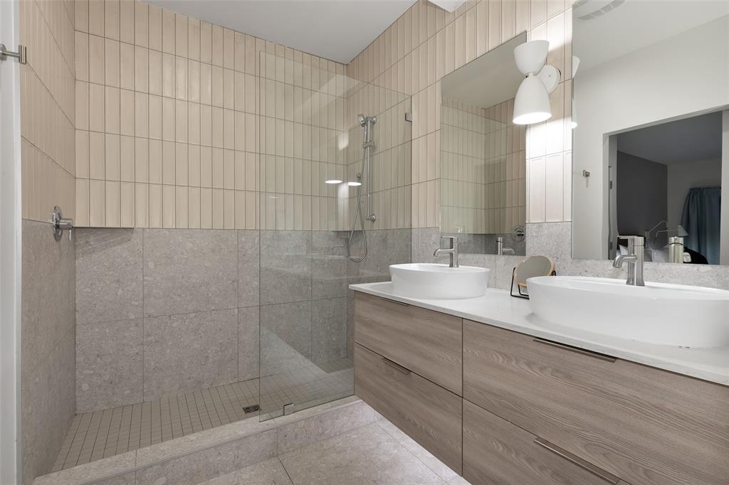 #207 – 4365 Northlands Boulevard