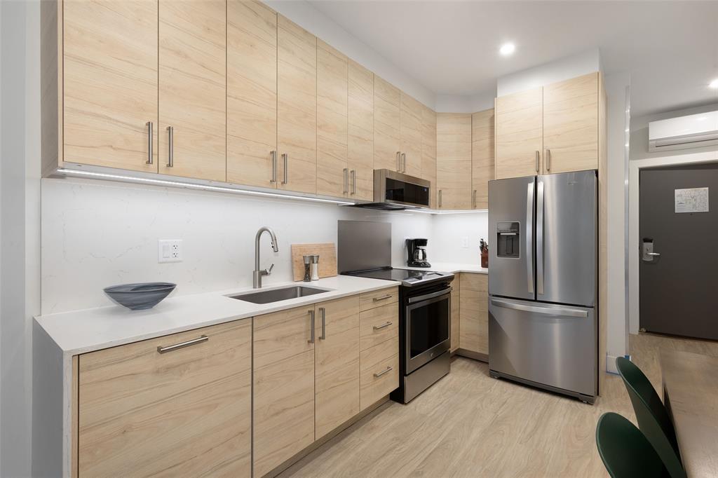 #207 – 4365 Northlands Boulevard