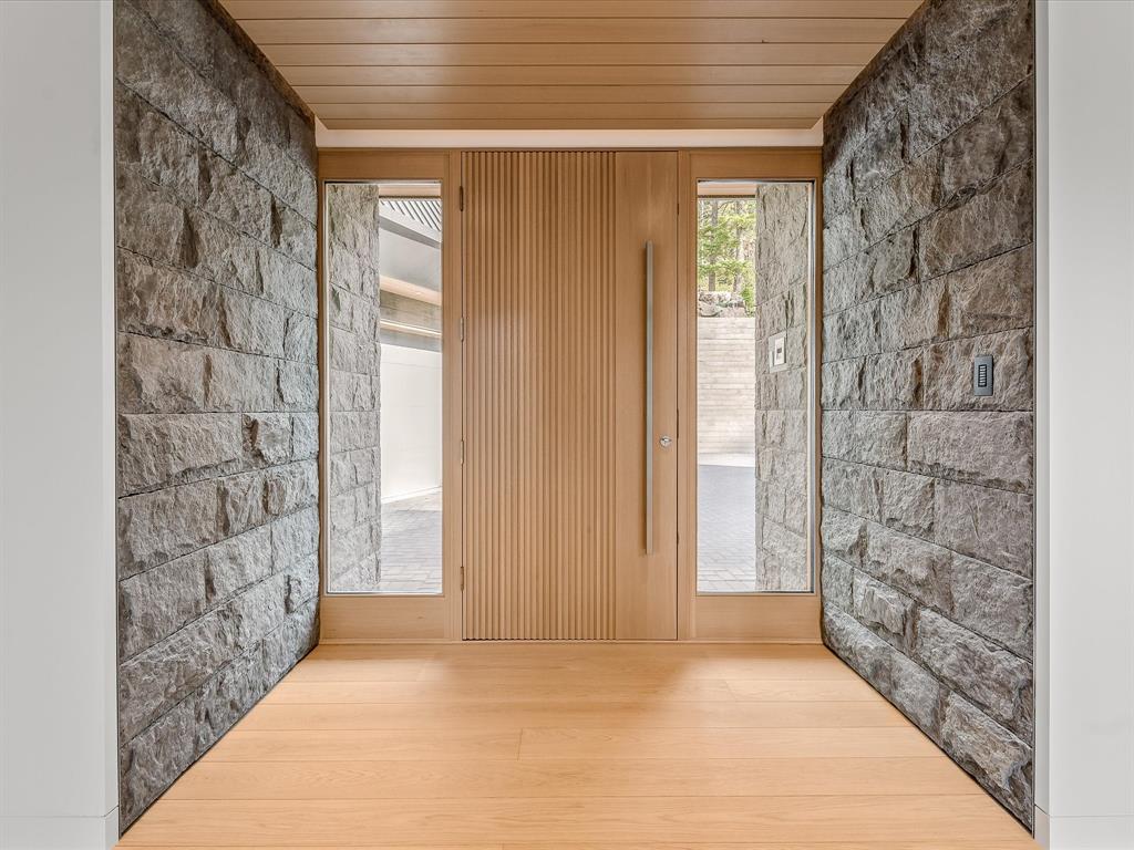 2925 Kadenwood Drive