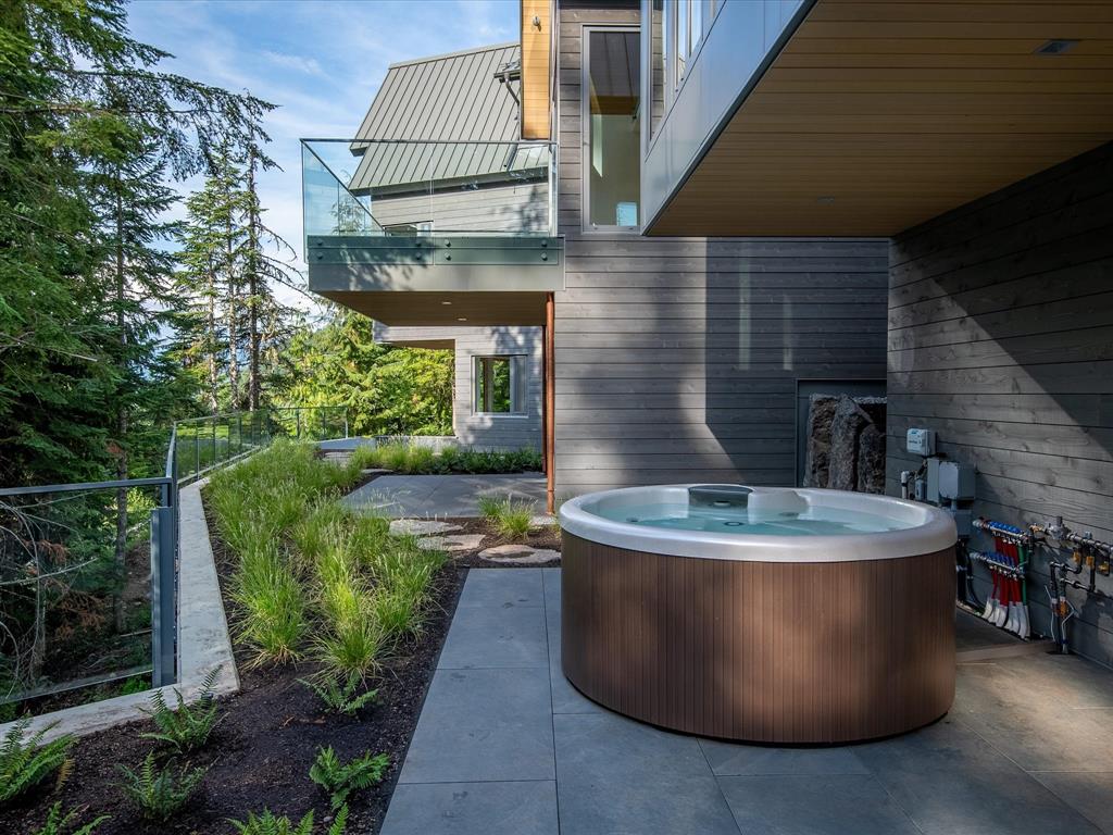 2925 Kadenwood Drive