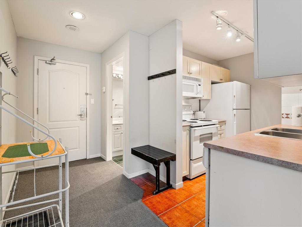 #215 – 4314 Main Street