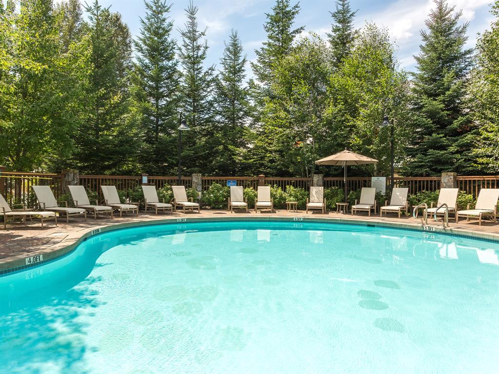 #303 – 2202 Gondola Way