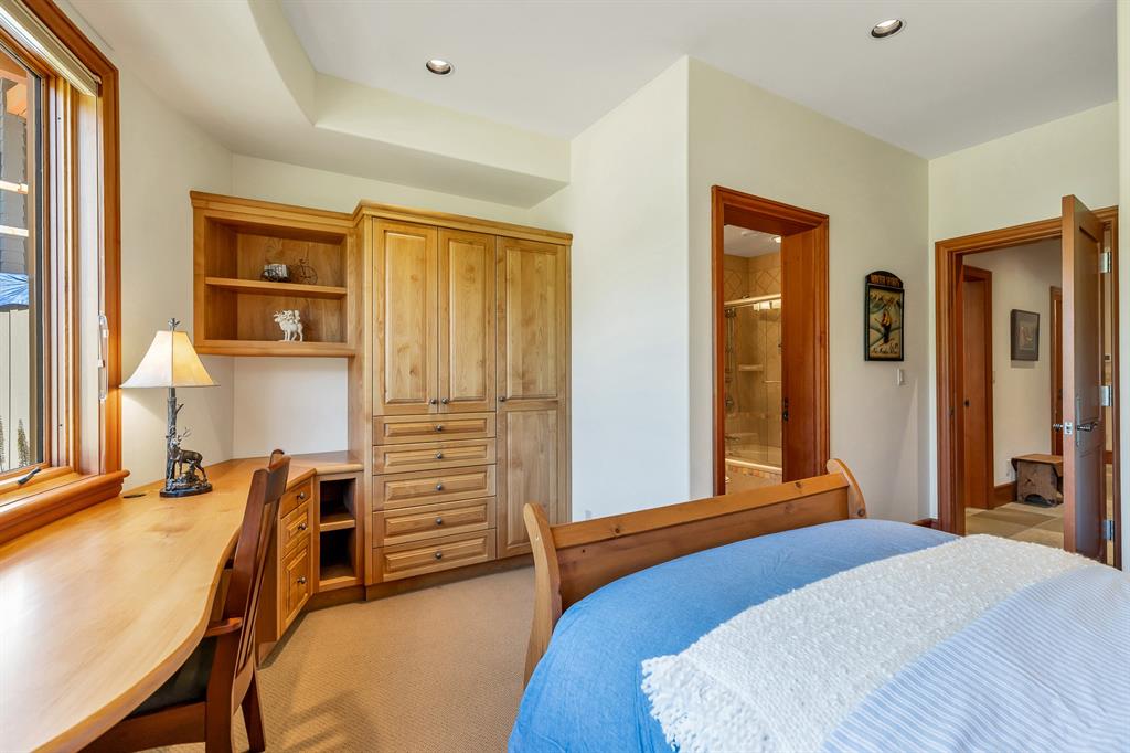 8059 Nicklaus North Boulevard