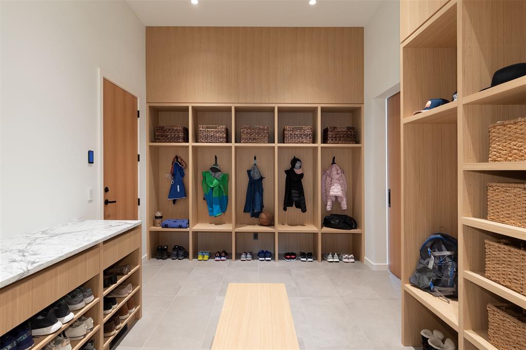 1600 Southlands Lane