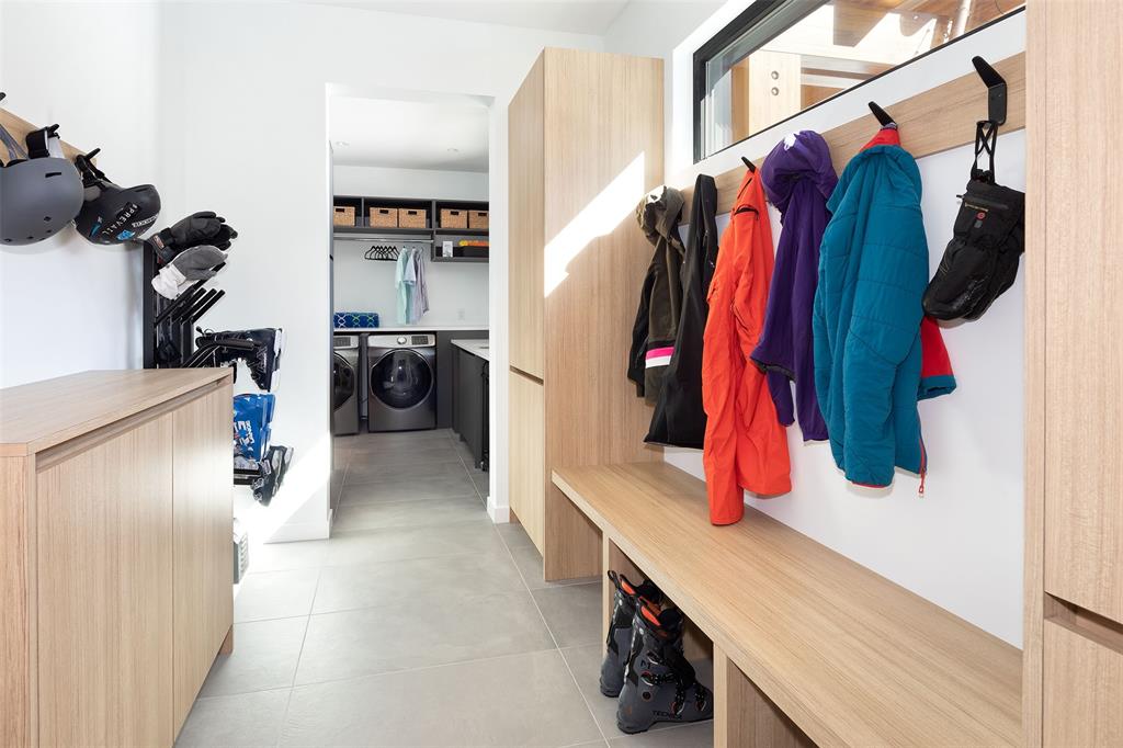 1600 Southlands Lane