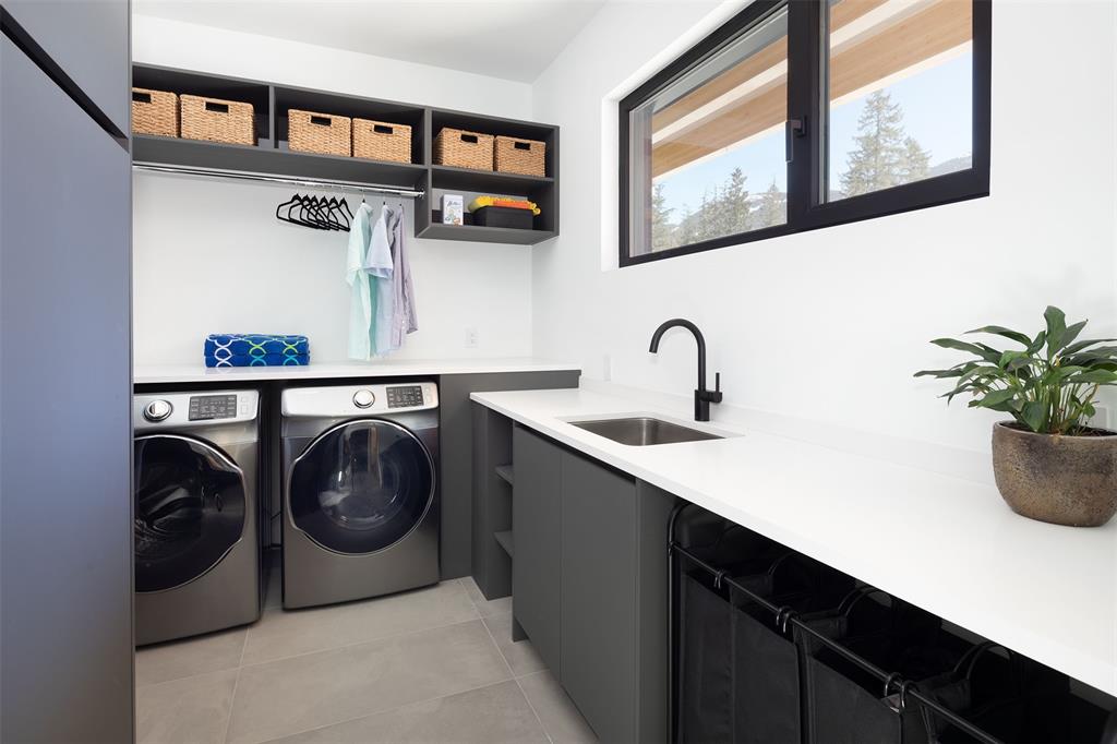 1600 Southlands Lane