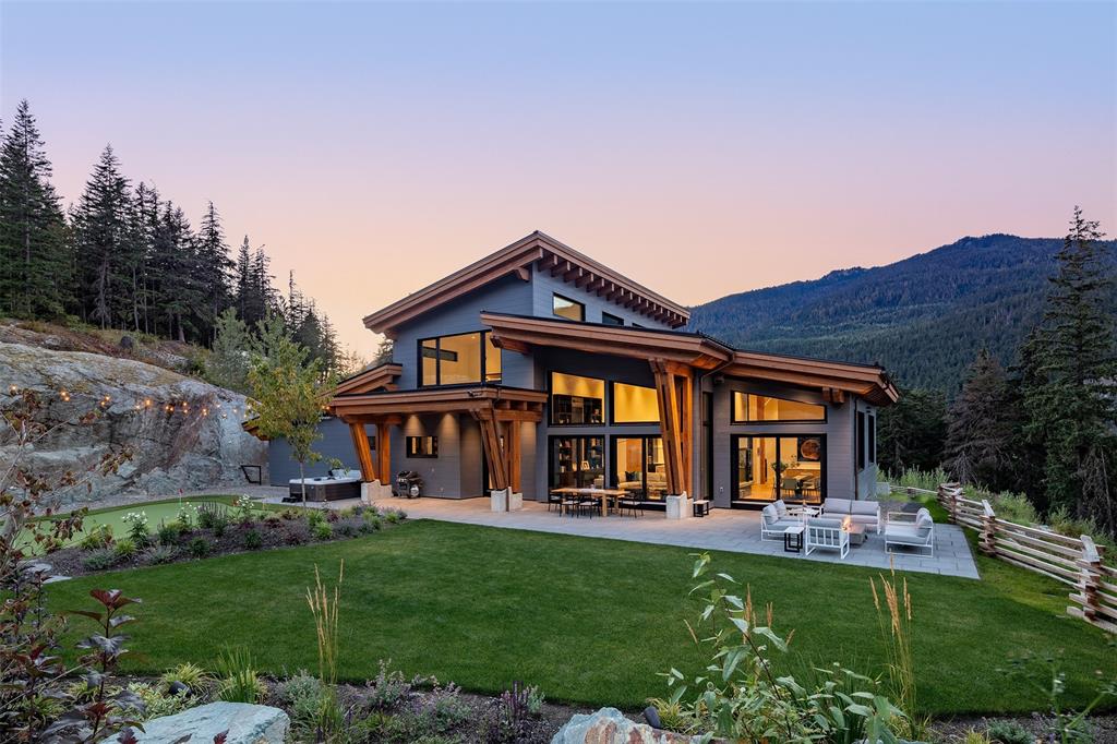 1600 Southlands Lane