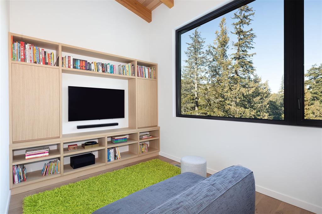 1600 Southlands Lane