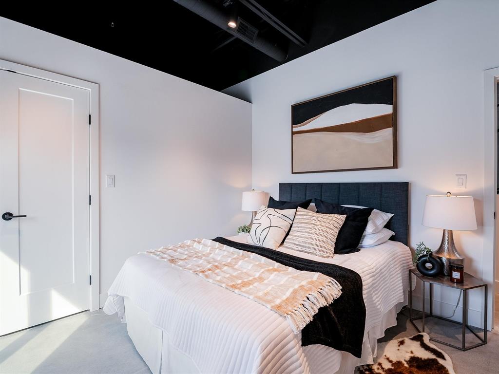 #24 – 7342 Industrial Way