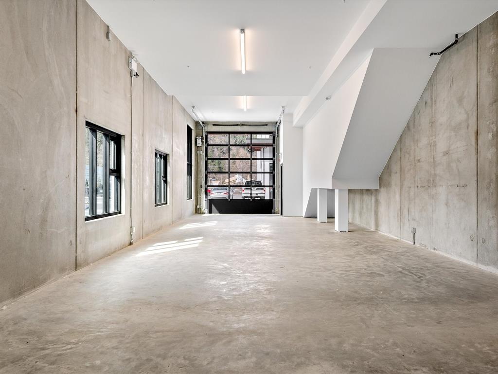 #24 – 7342 Industrial Way