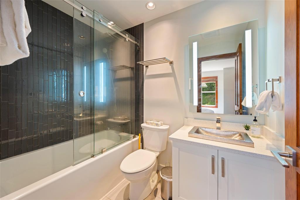 #4 – 4661 Blackcomb Way