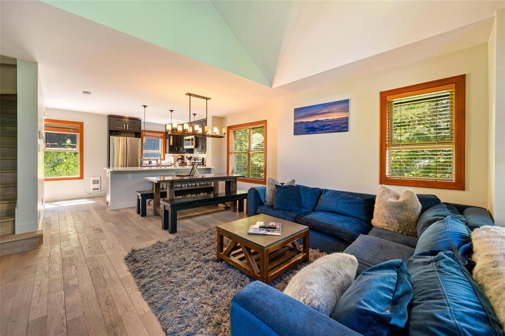 #4 – 4661 Blackcomb Way