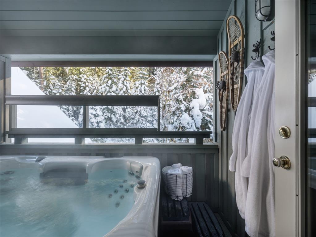 #7 – 4890 Painted Cliff Road