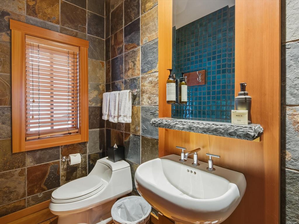 #10J – 2300 Nordic