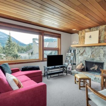 #109 – 6117 Eagle Drive