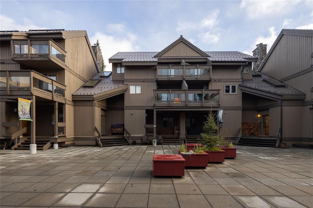 #109 – 6117 Eagle Drive