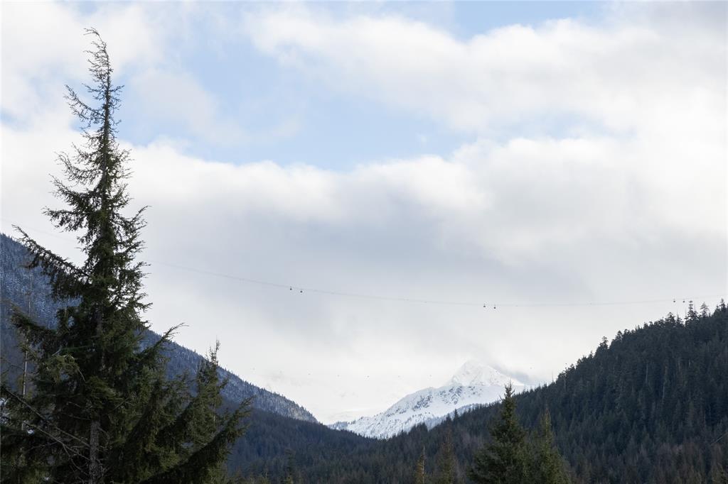 #109 – 6117 Eagle Drive