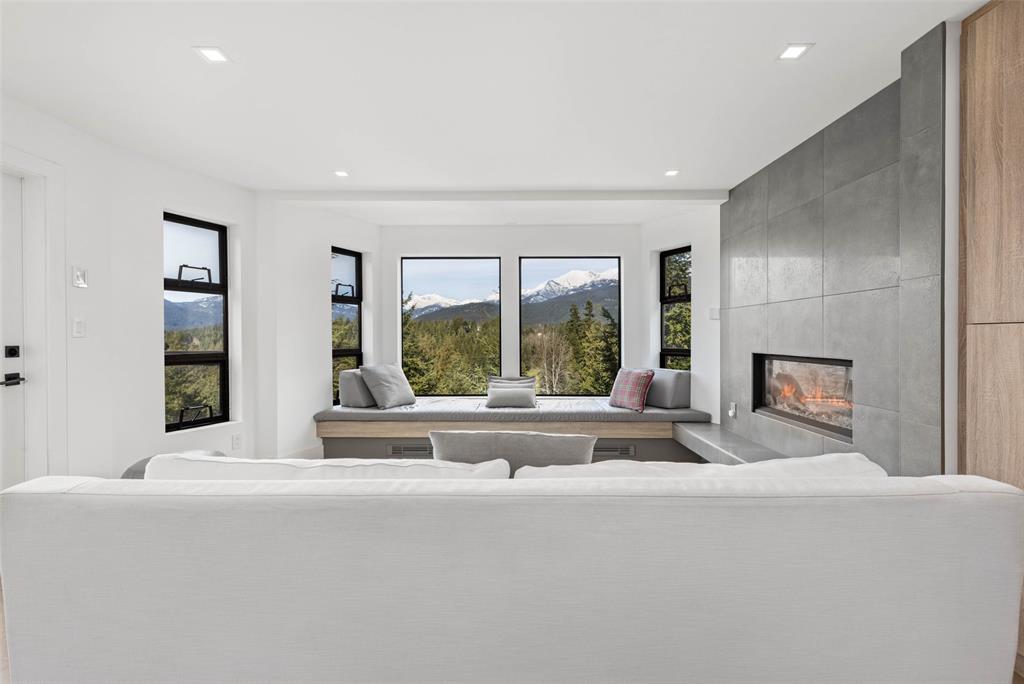 #406 – 3317 Ptarmigan Place