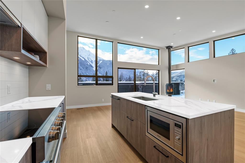 #30 – 4000 Sunstone Way