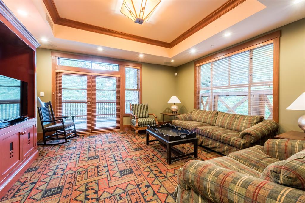 #318 G1 – 4653 Blackcomb Way