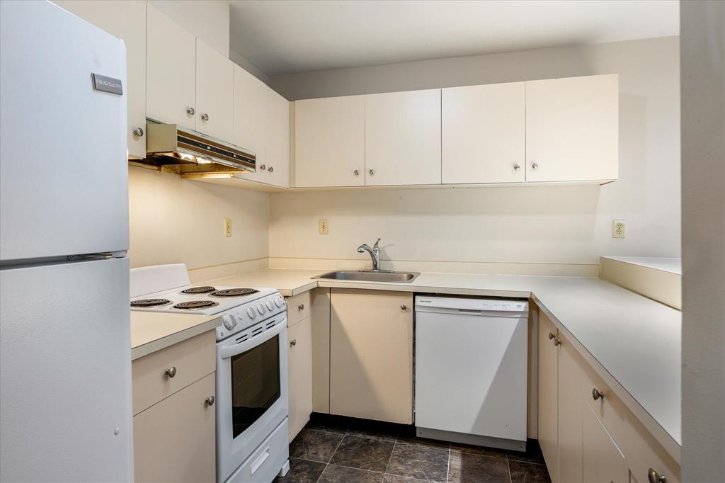 #15 – 4211 Sunshine Place