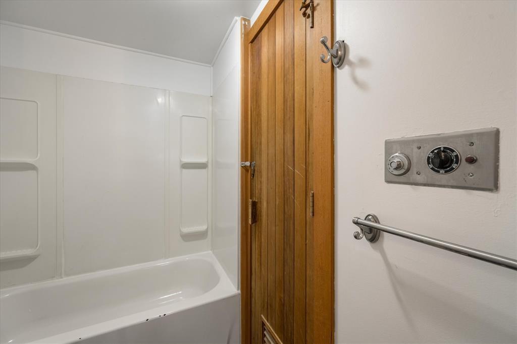 #15 – 4211 Sunshine Place