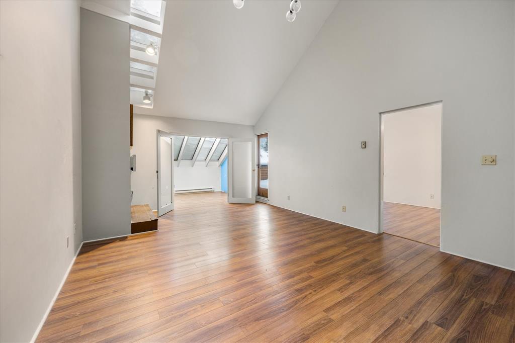 #15 – 4211 Sunshine Place