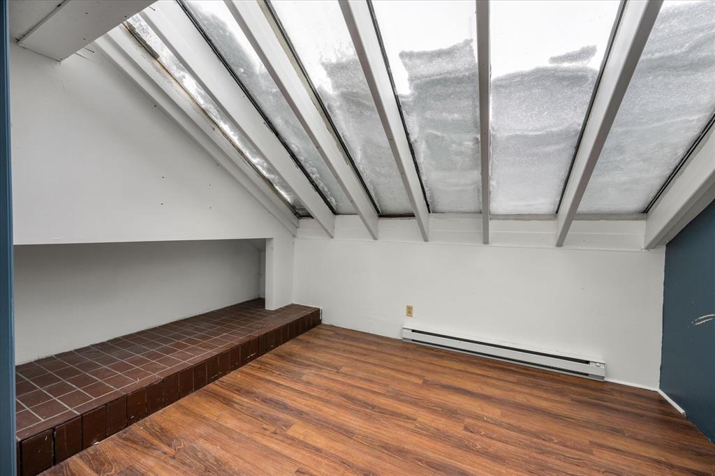 #15 – 4211 Sunshine Place