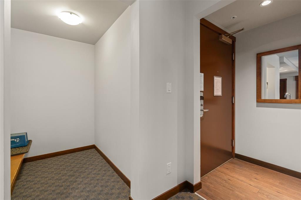 #309B – 2020 London Lane